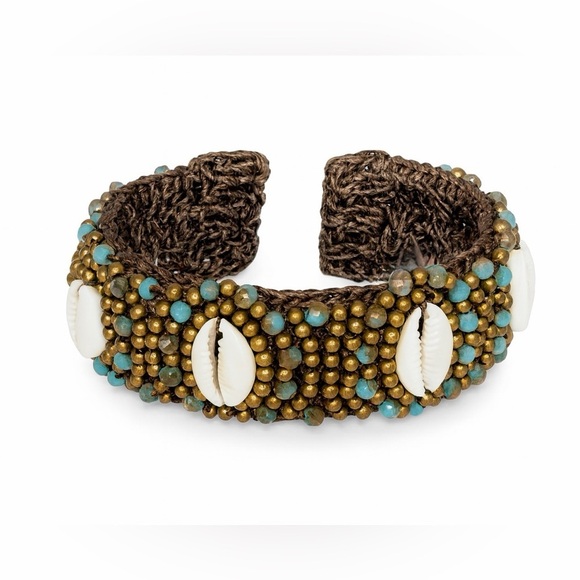 Handmade Jewelry - ⚜️ Handcrafted Beaded Bracelet with Shell Accents